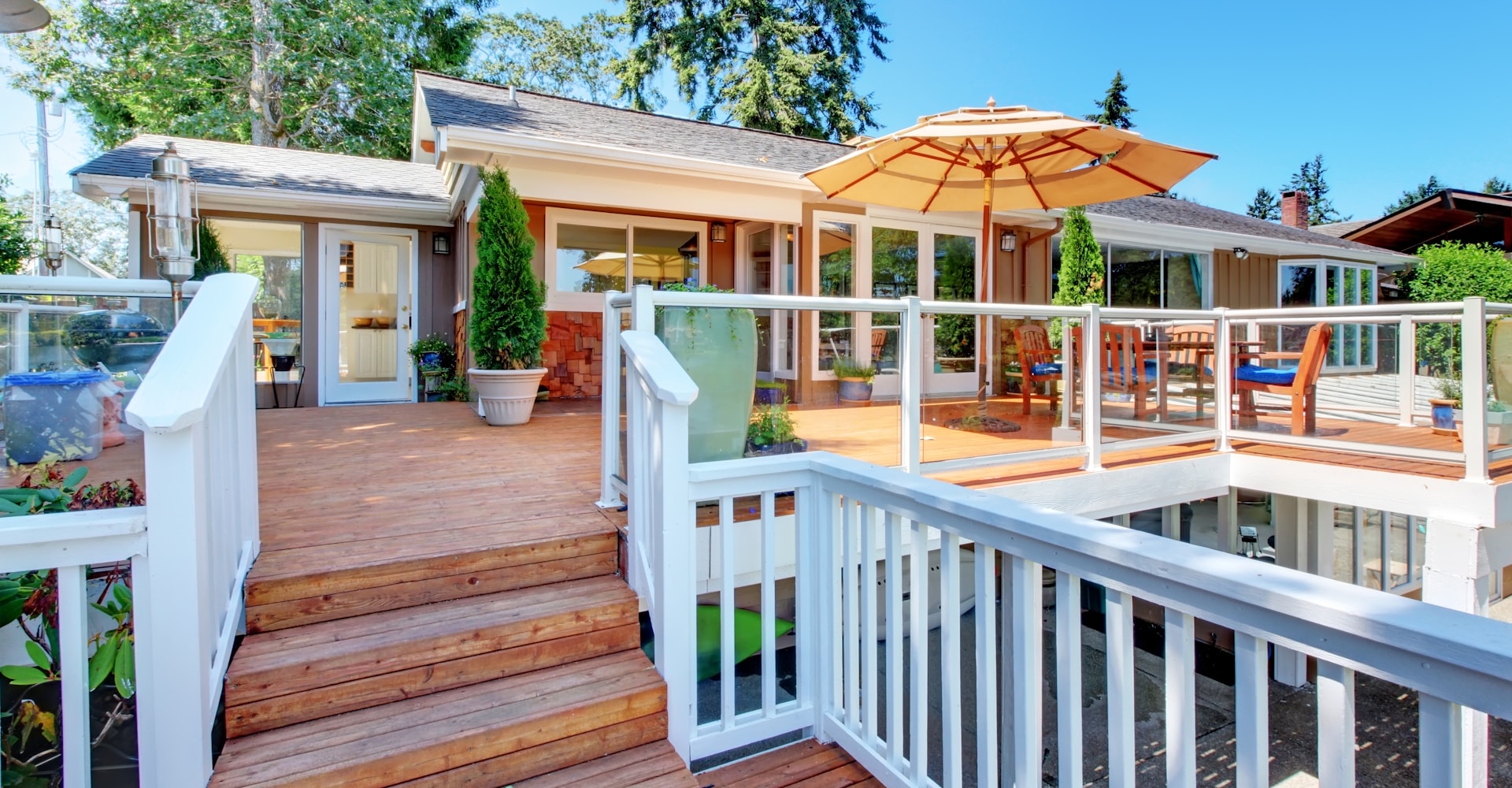 Custom railing banner